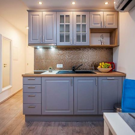 Studio Apartment Kris 罗维尼 外观 照片