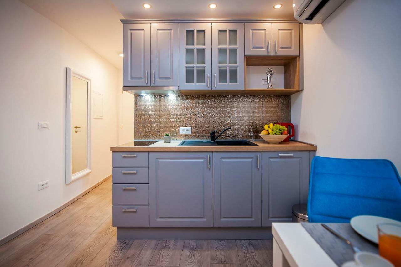 Studio Apartment Kris 罗维尼 外观 照片